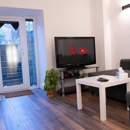 Flat Near Peak District Apartamento Mossley Exterior foto